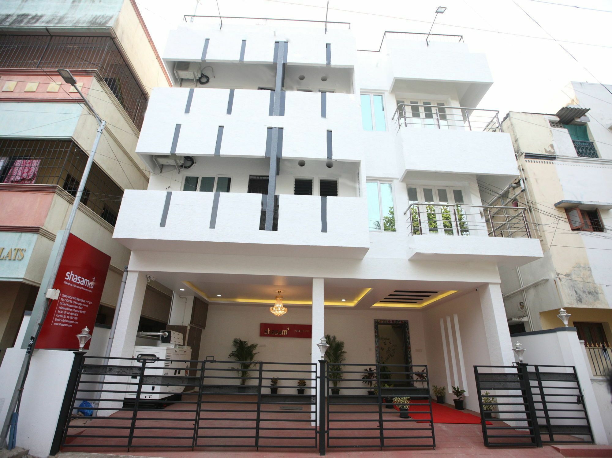 Oyo 11910 Near Kamaraj Avenue