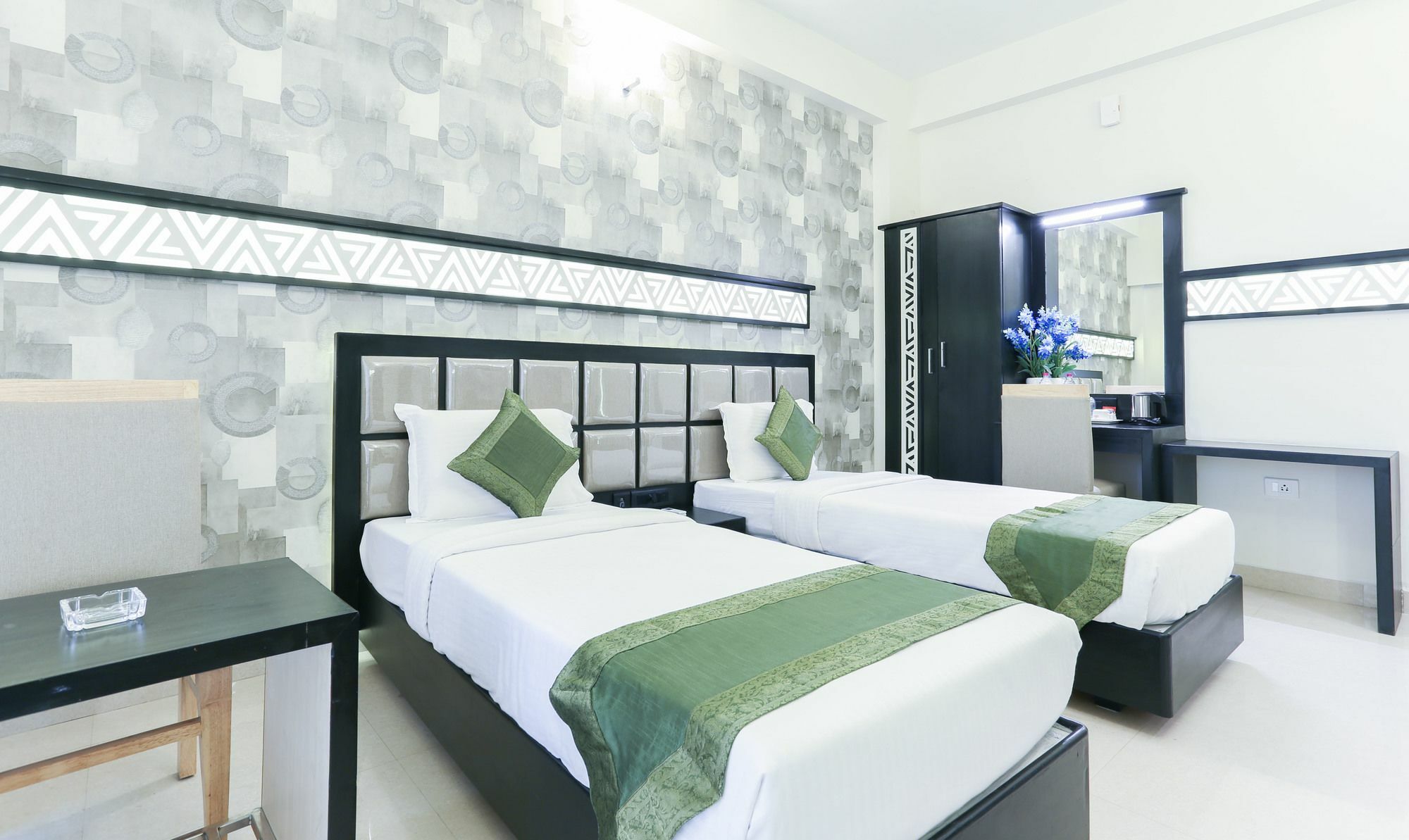 Hotel Treebo Emirates Residency 3*