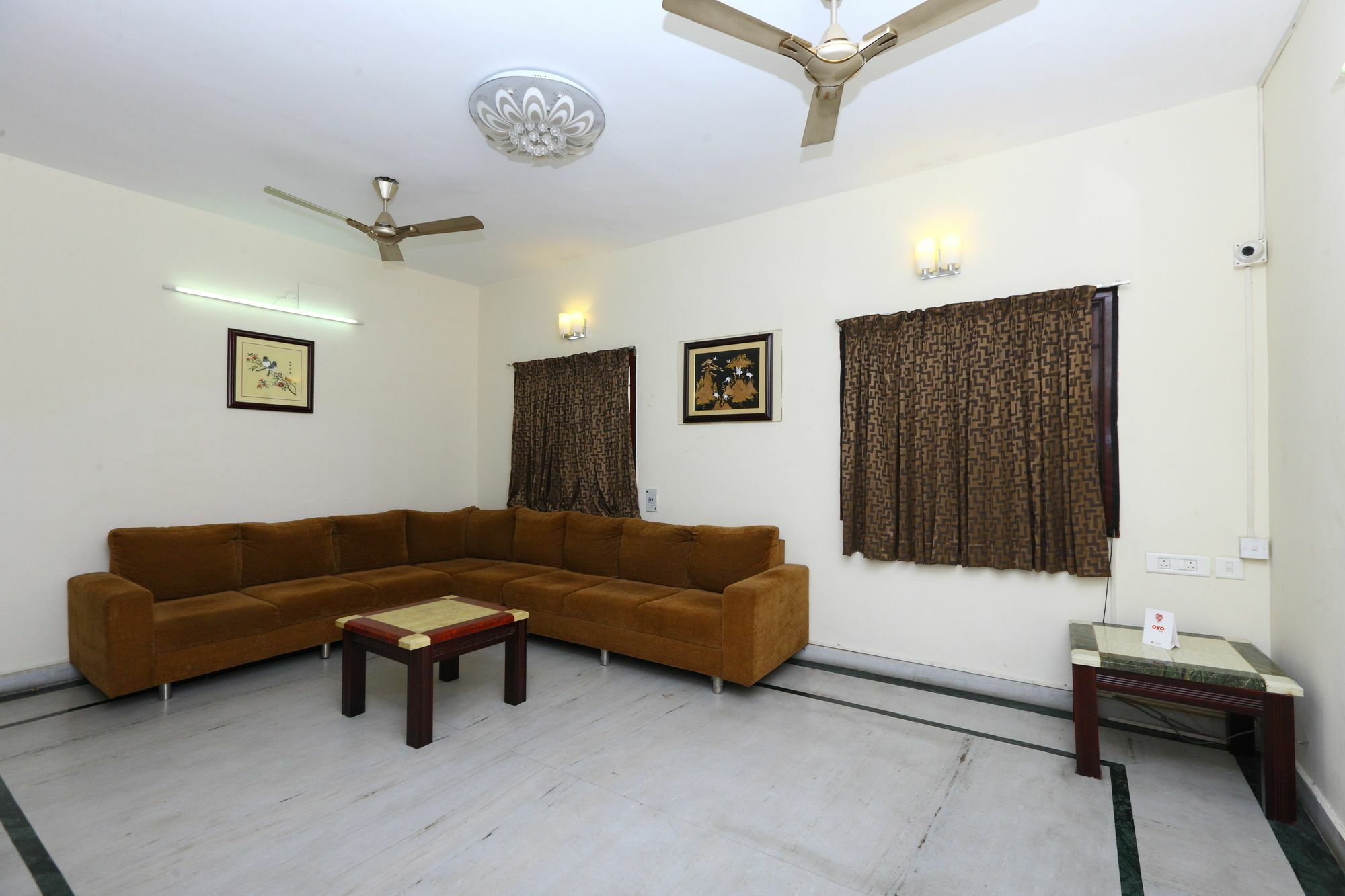 Hotel Oyo 2559 Rich Residency