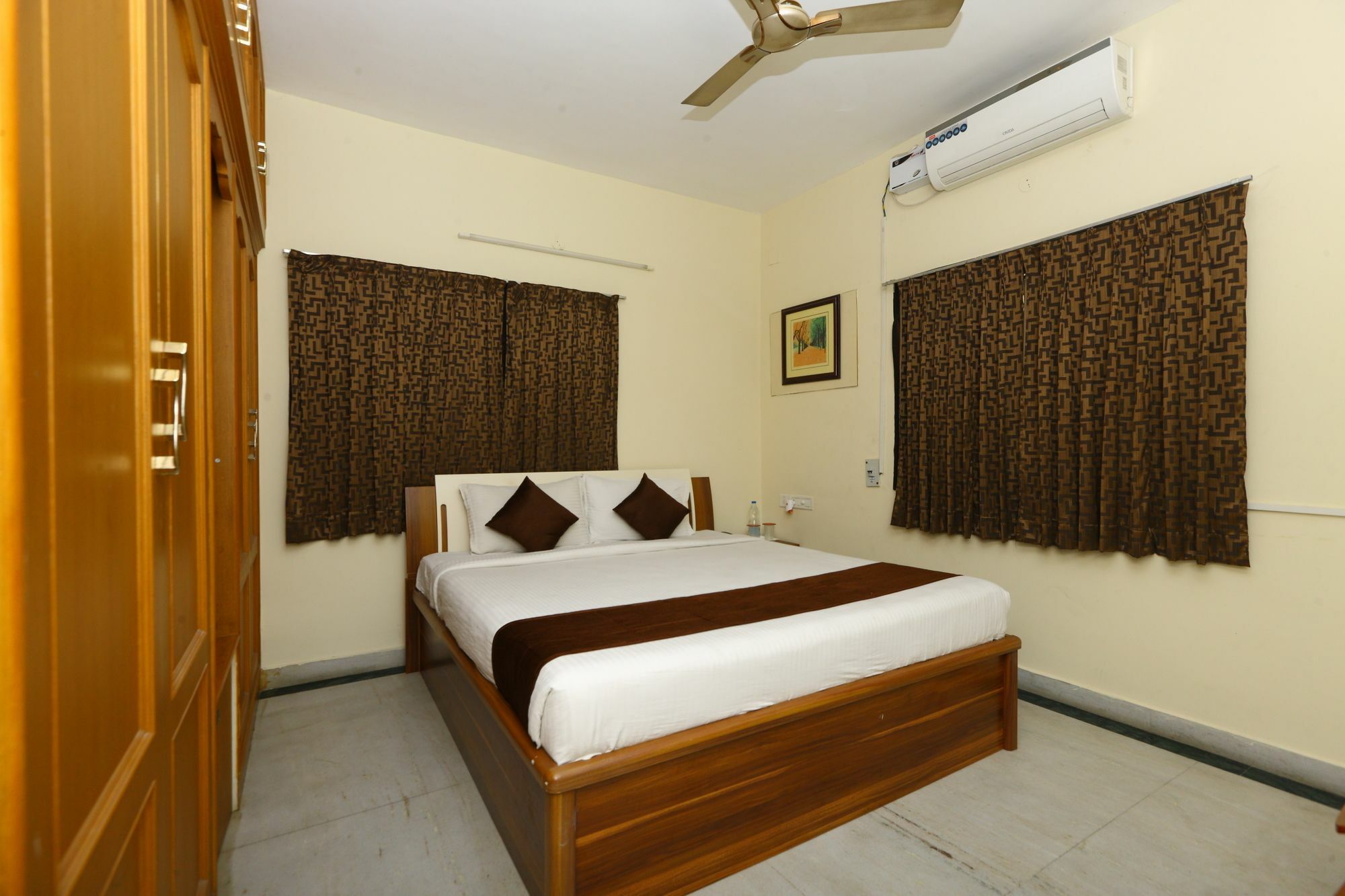 Oyo 2559 Rich Residency Hotel 2*