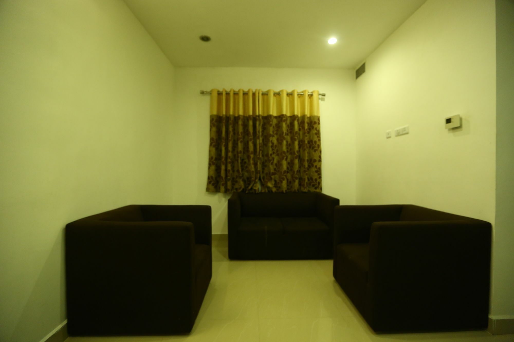 Hotel Oyo 10744 Trade Centre Chennai