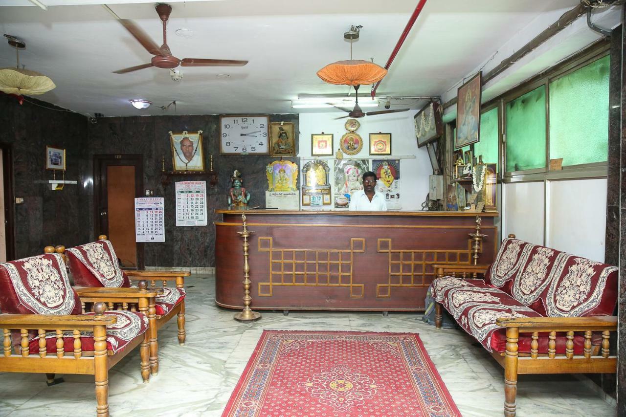 Spot On 41141 Sri Ram Nallamani Hotel 3*