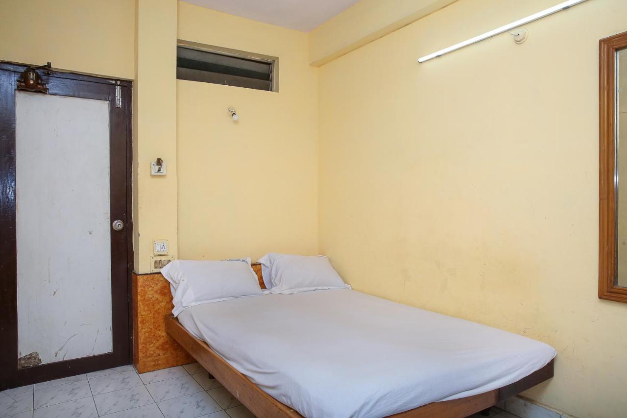 Spot On 41141 Sri Ram Nallamani Hotel