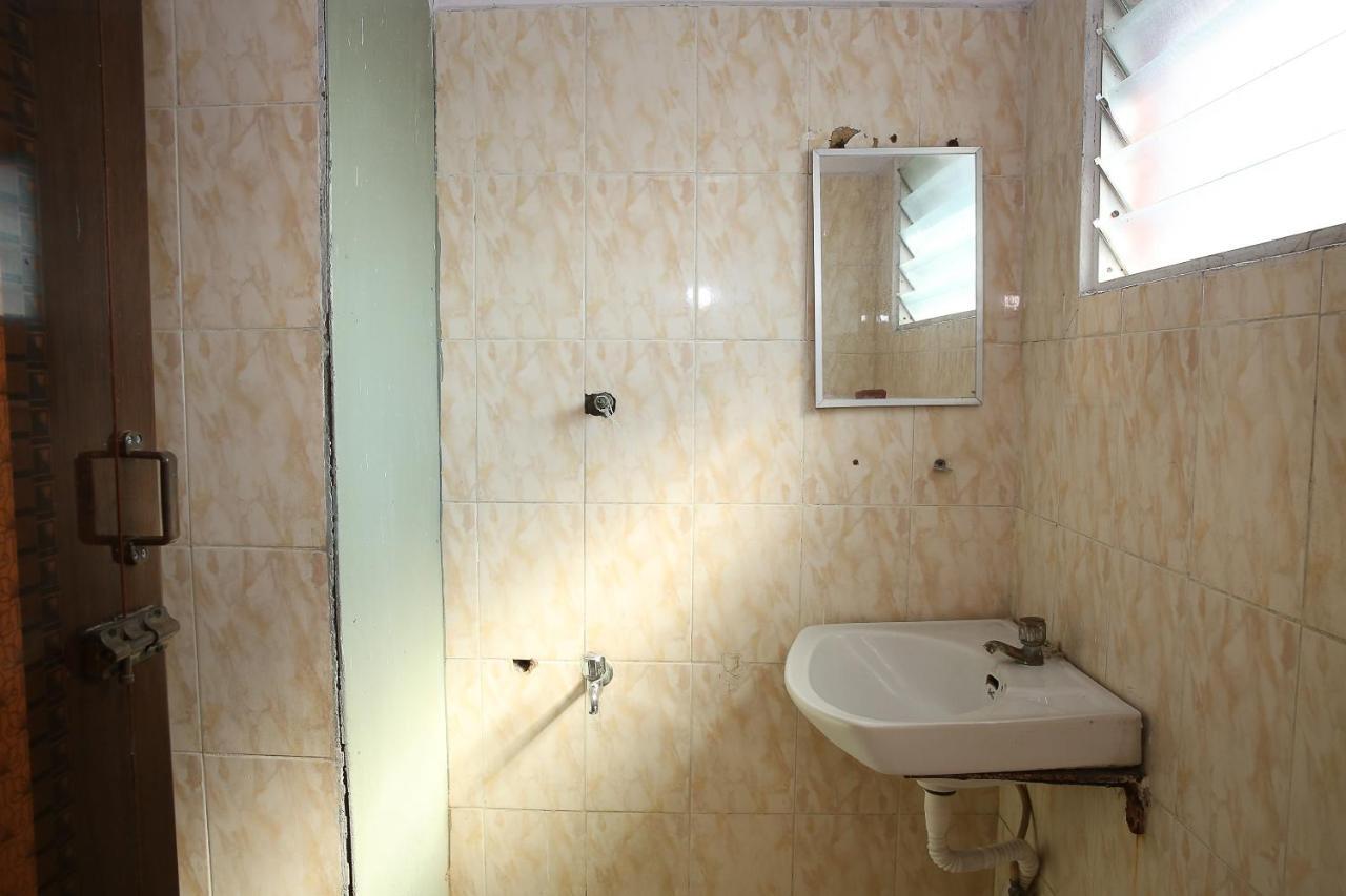 Spot On 41141 Sri Ram Nallamani Hotel 3*