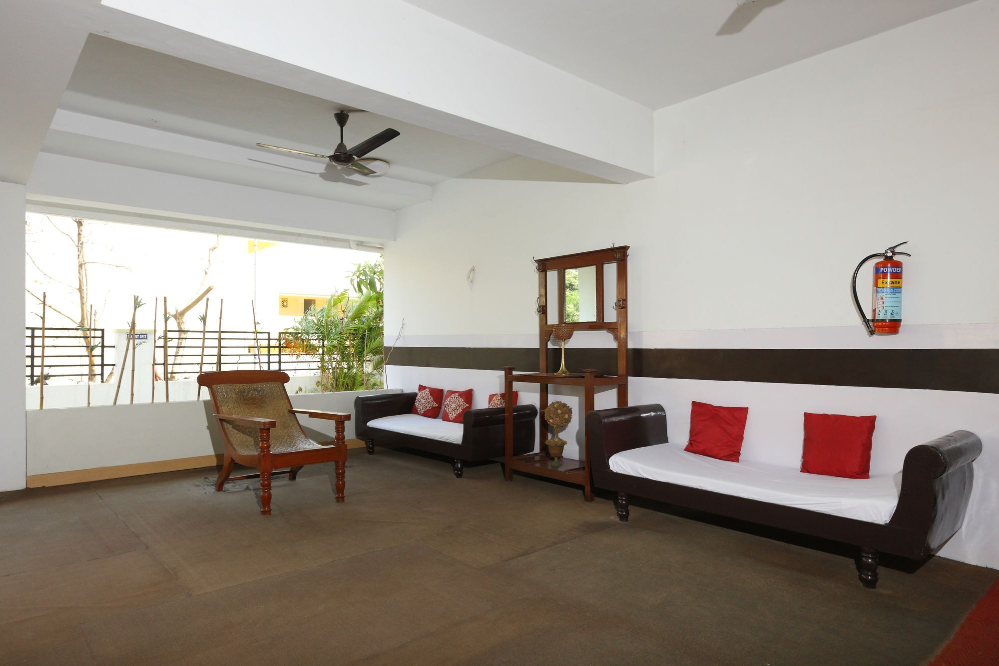 Oyo 37 Silverkey Thuraipakkam