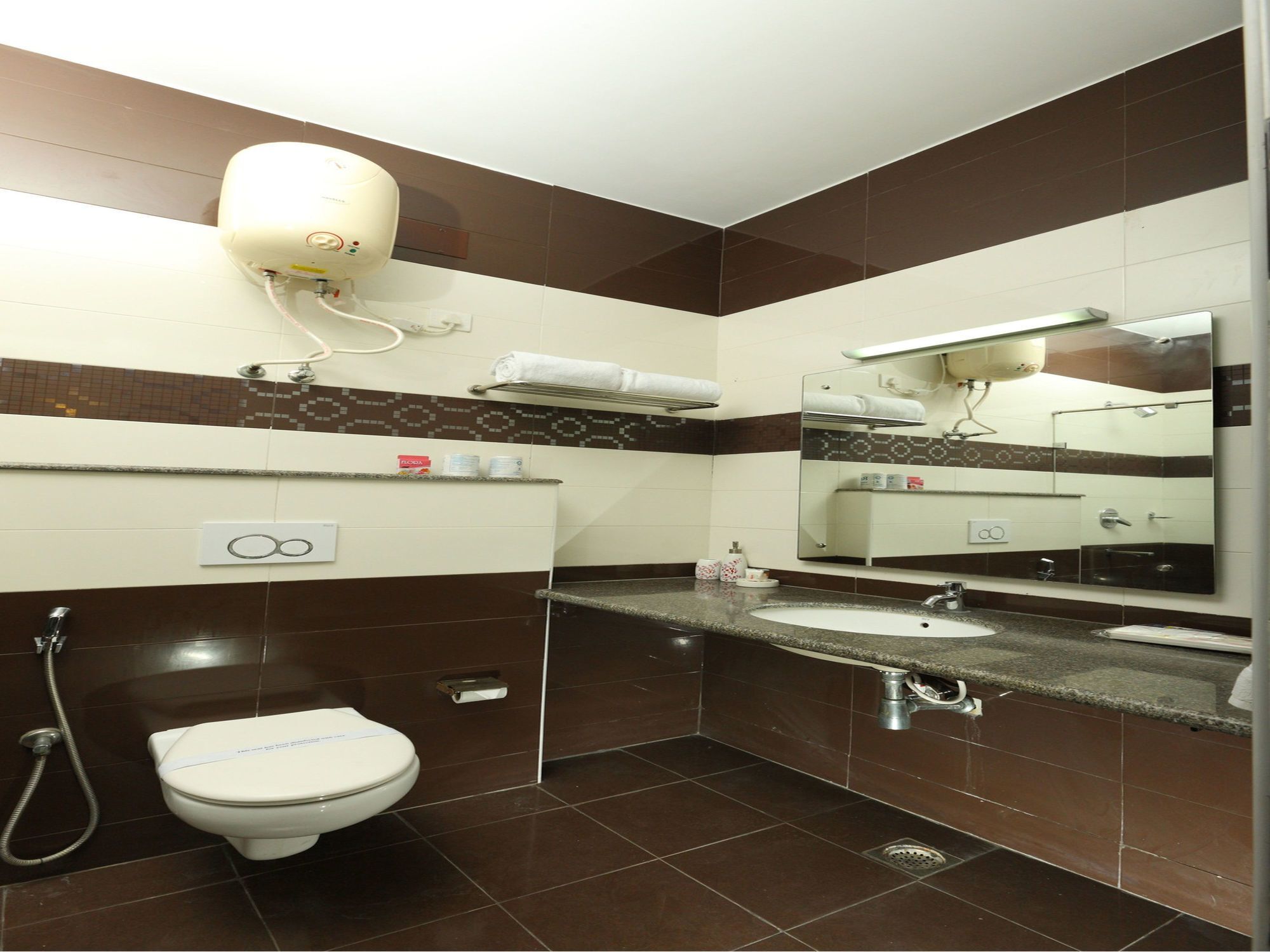 Oyo 37 Silverkey Thuraipakkam Hotel