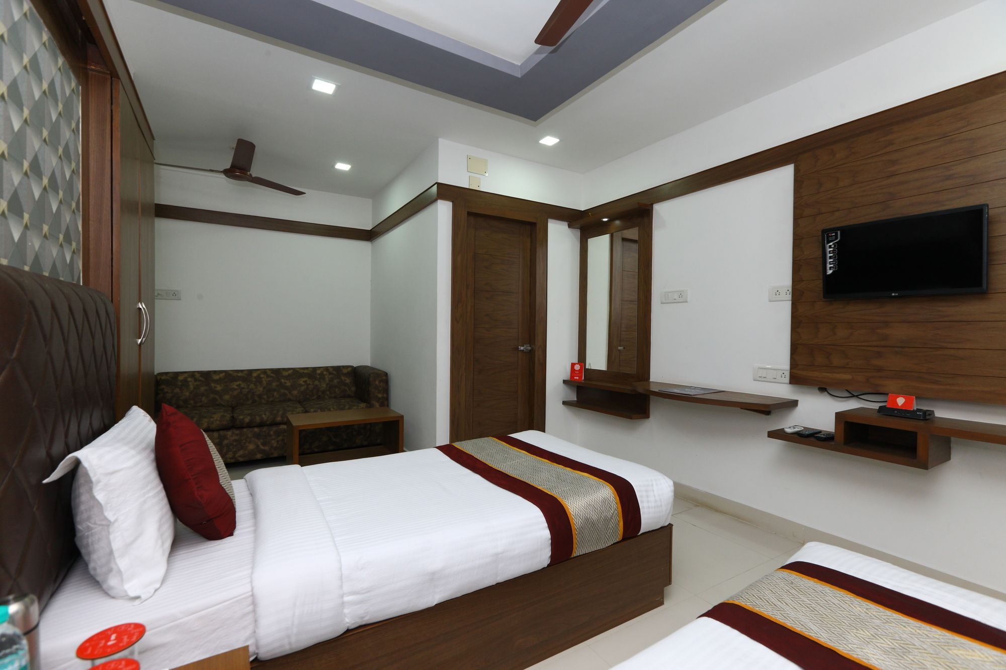 Hotel Oyo 6626 Khaleej Residency Chennai