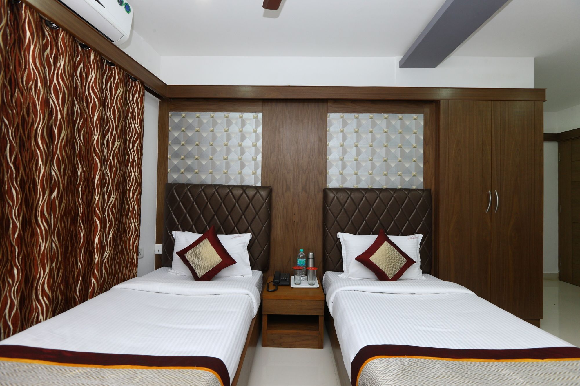 Hotel Oyo 6626 Khaleej Residency 2*