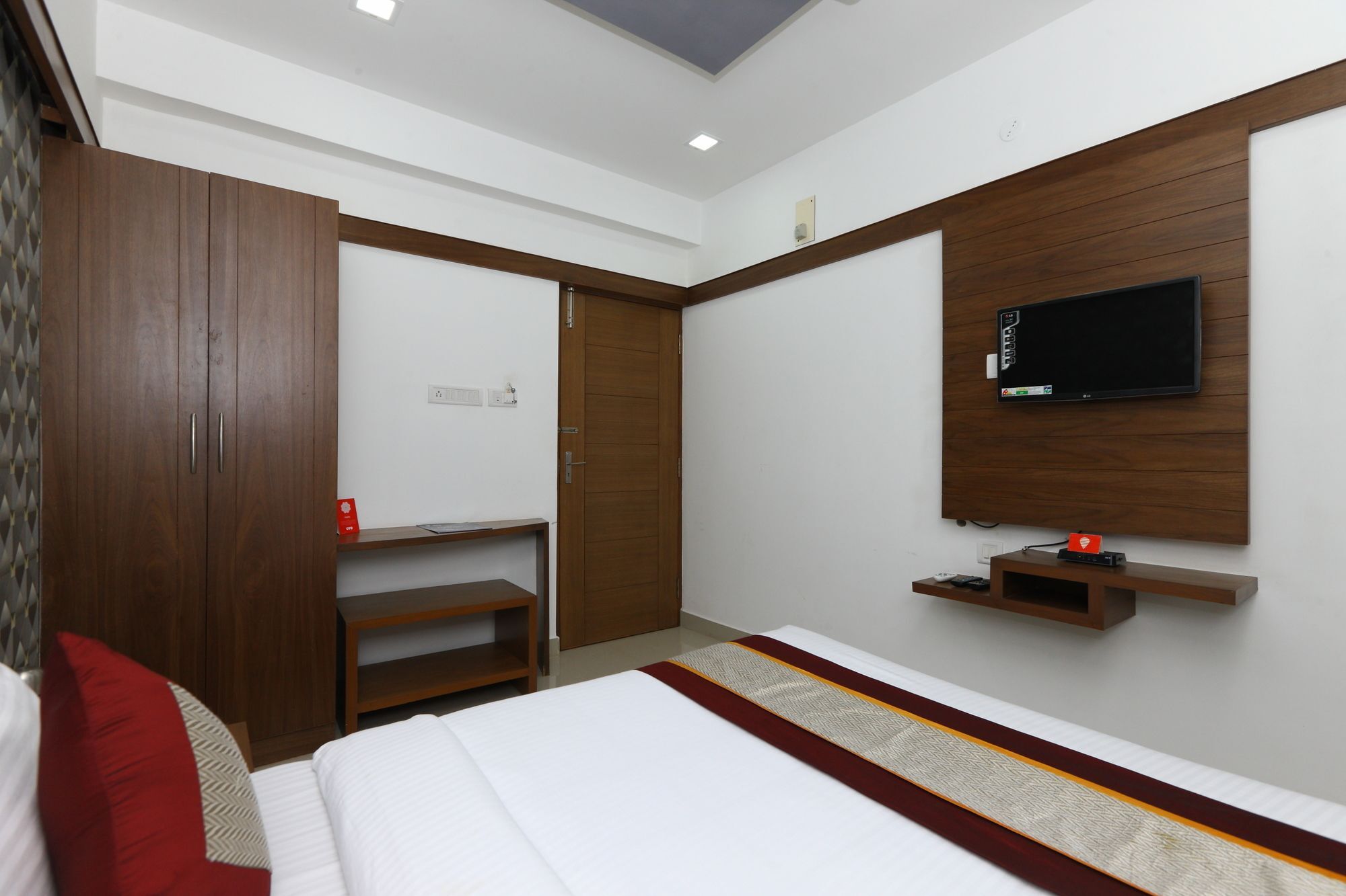 Oyo 6626 Khaleej Residency 2*
