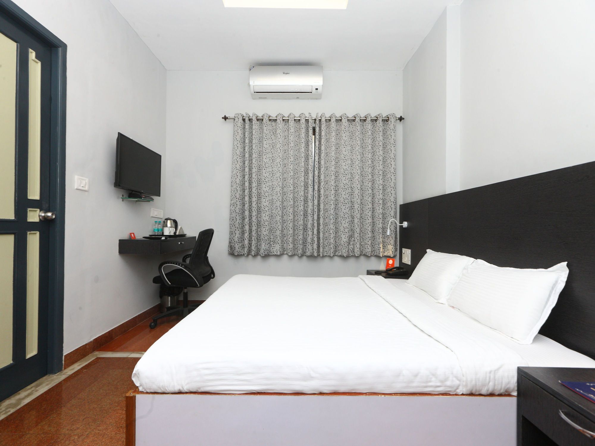 Hotel Oyo 9655 Grace Residency 3*