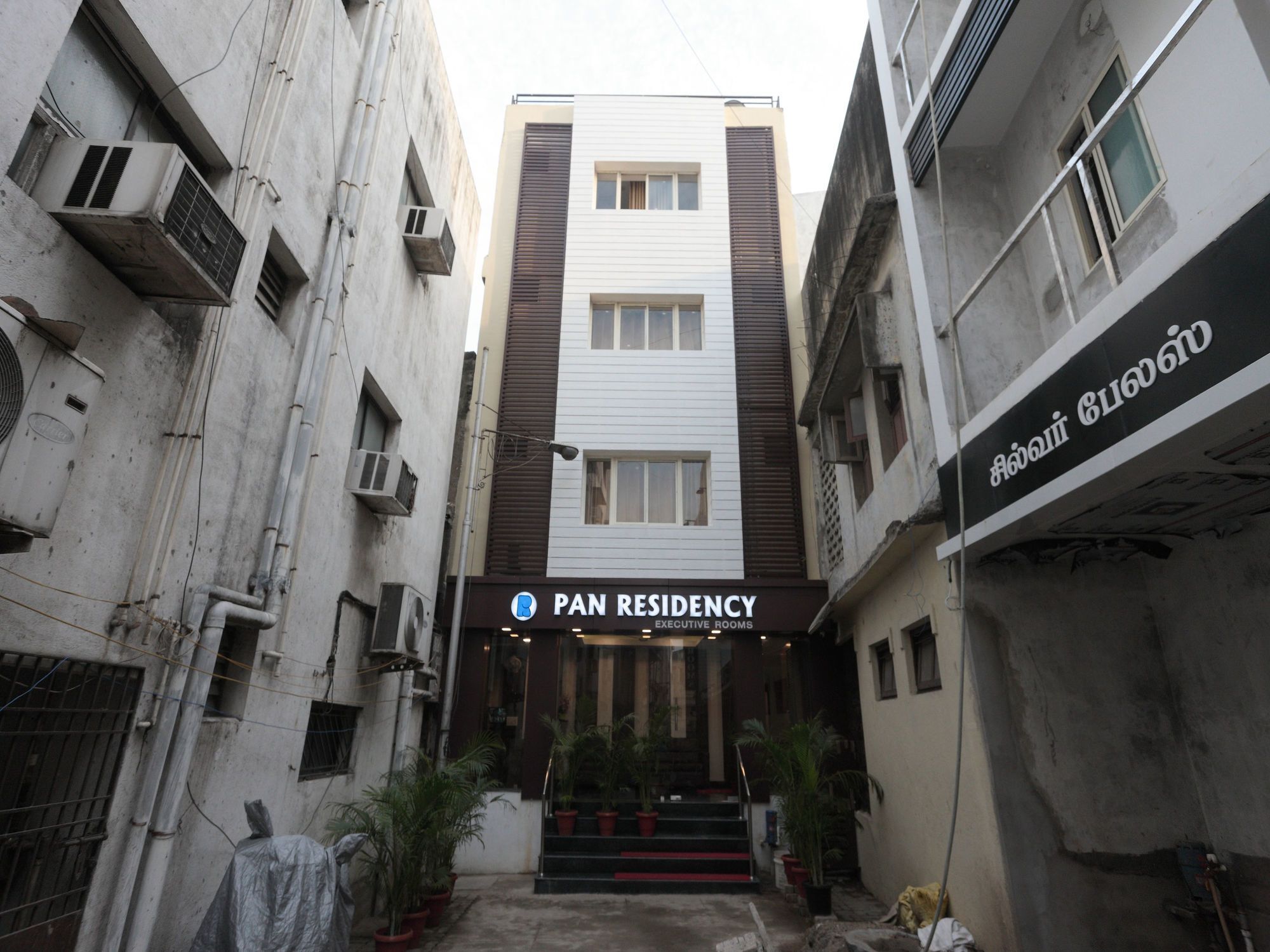 Hotel Oyo 5230 Pan Residency Chennai