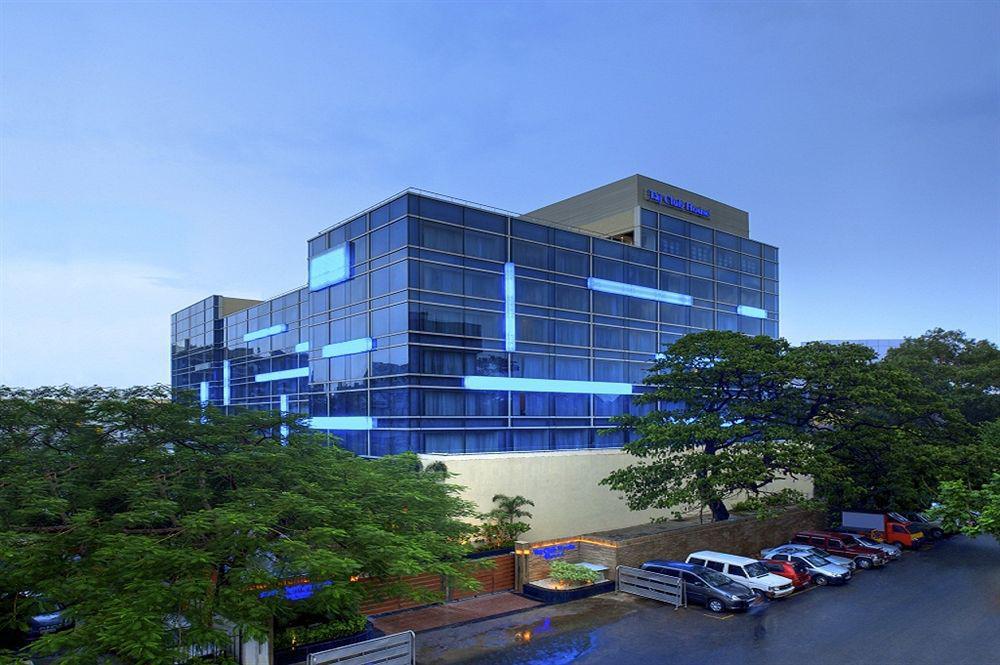 Taj Club House Hotel