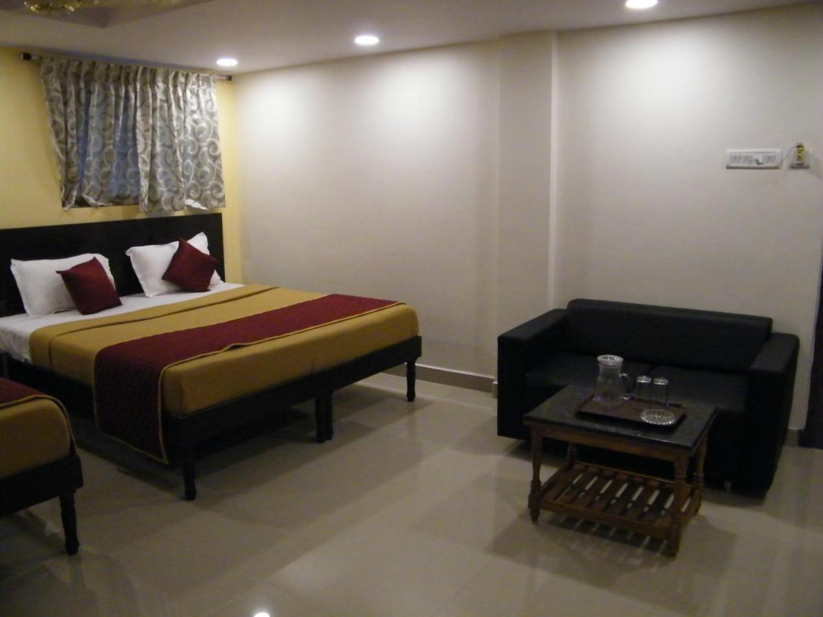 Hotel The White House Residency *