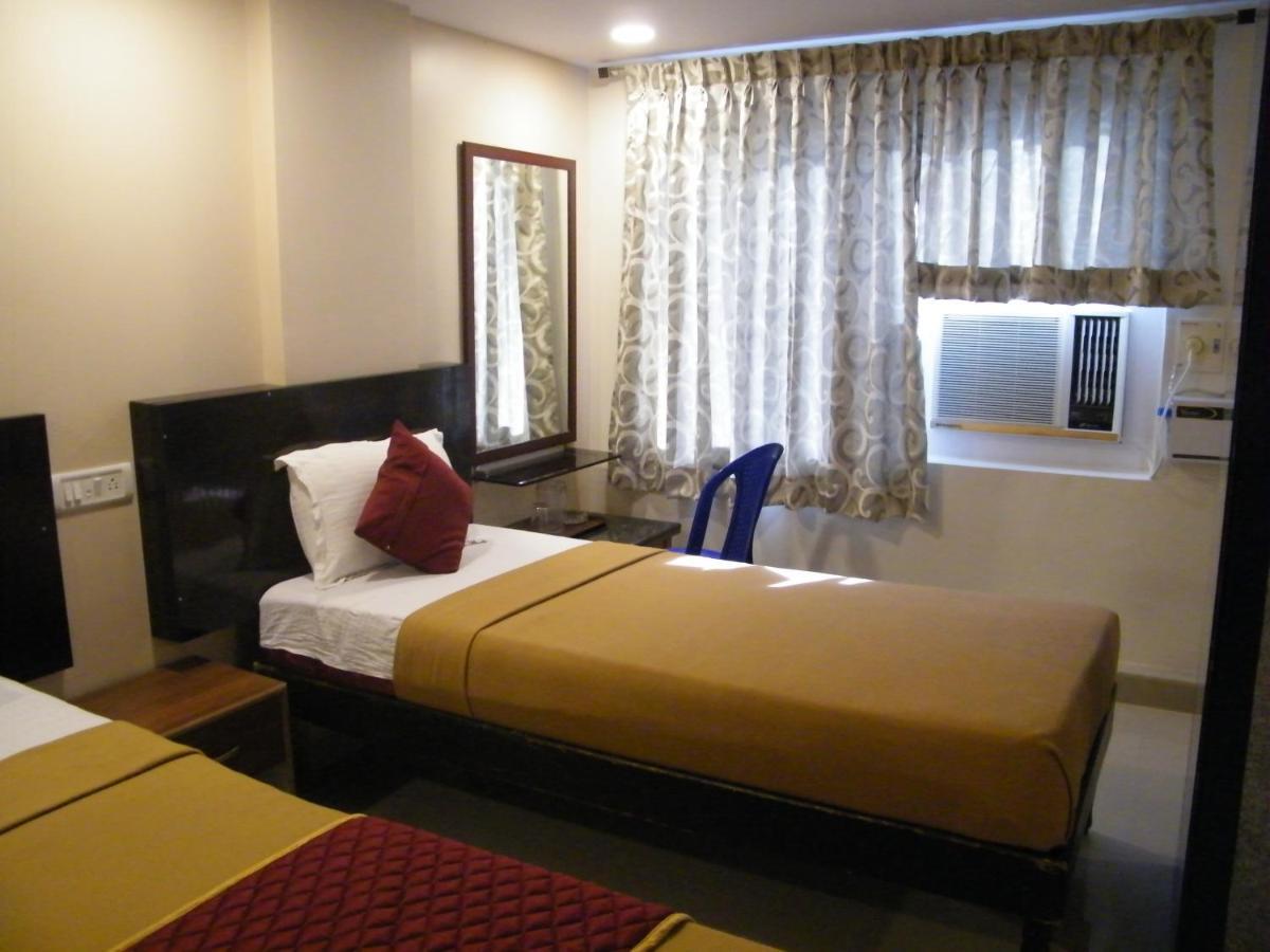Hotel The White House Residency Chennai