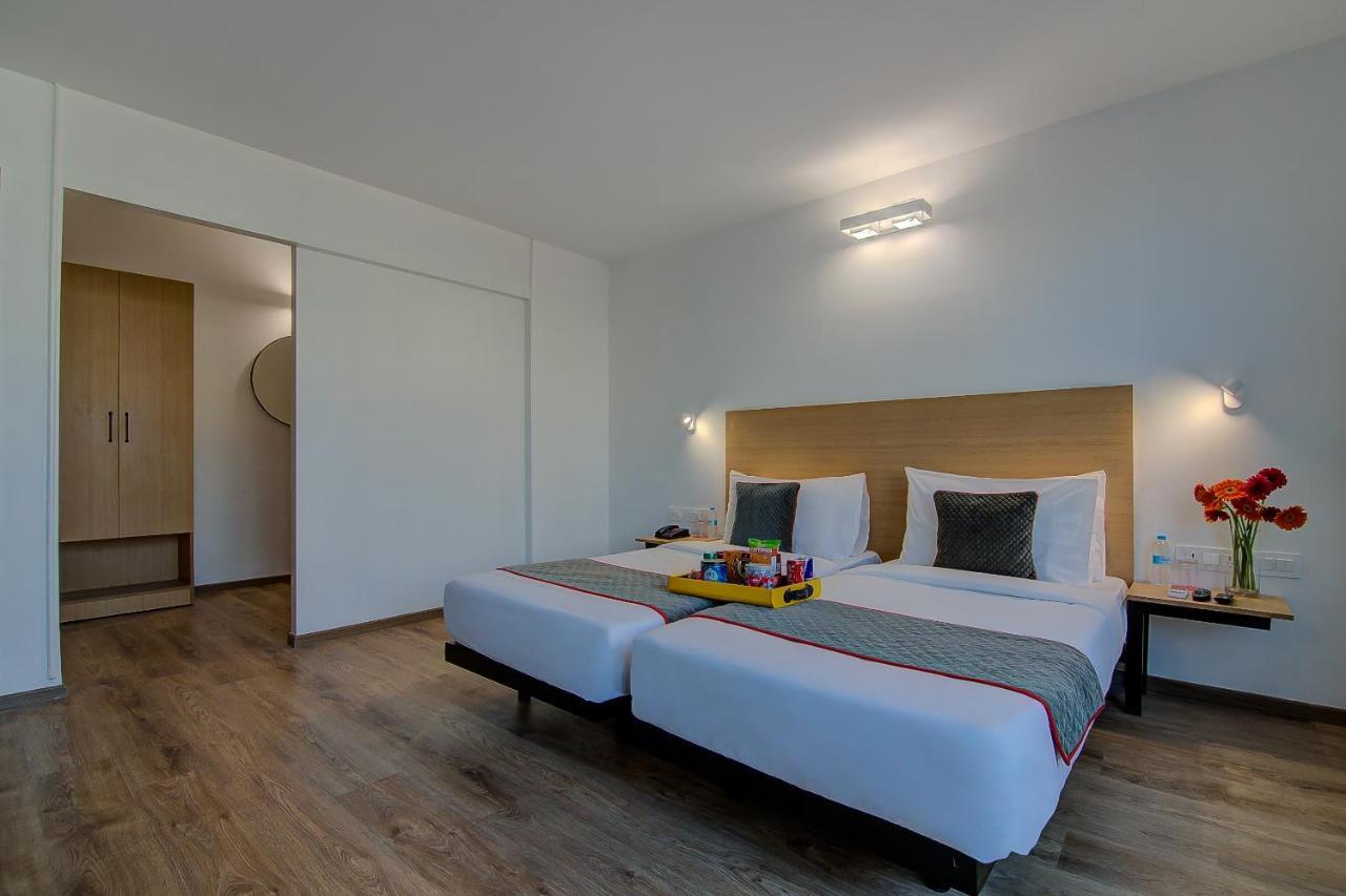 Oyo Townhouse 42 Urvashi Theatre 3*