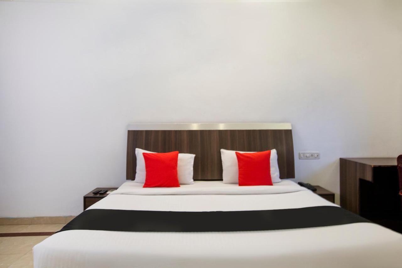 Capital O 69831 Mount Heera 3* Chennai