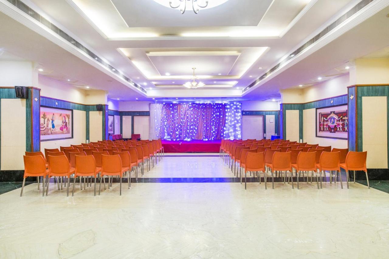Capital O 69831 Mount Heera 3* Chennai