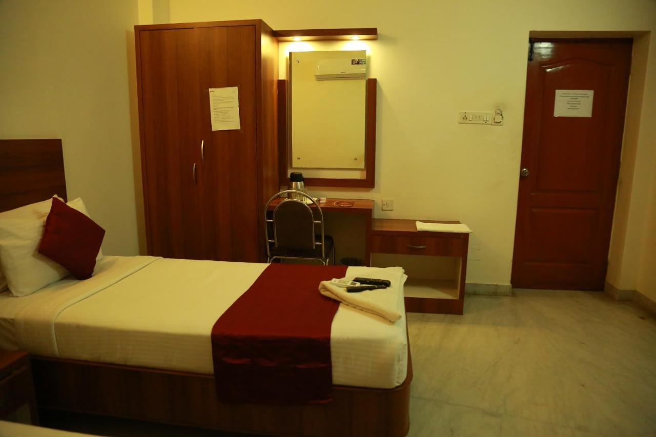 Royal Paris Hotel 2*