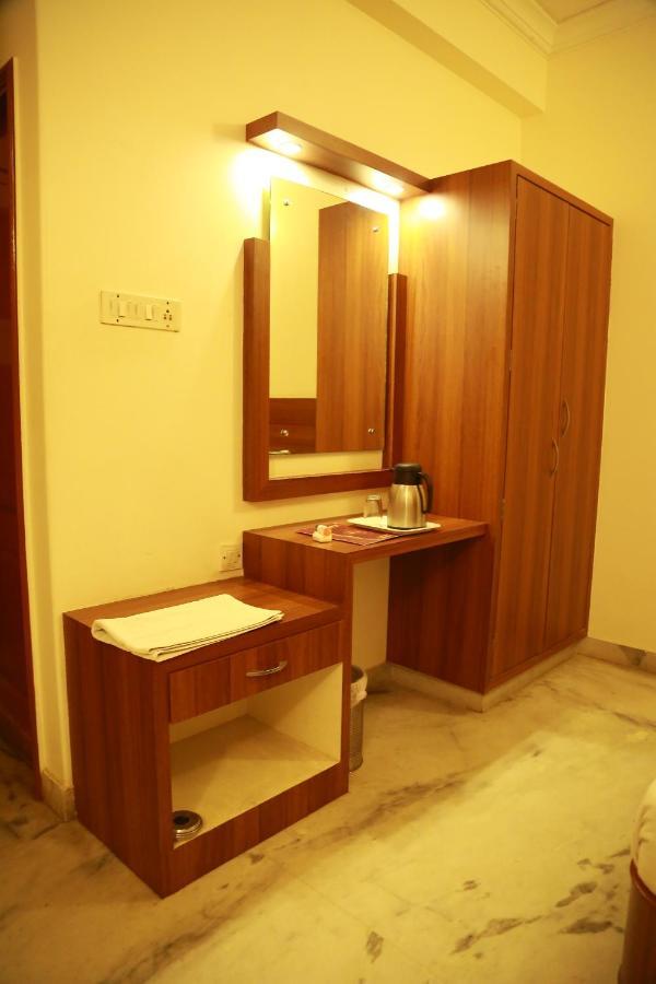Royal Paris 2*