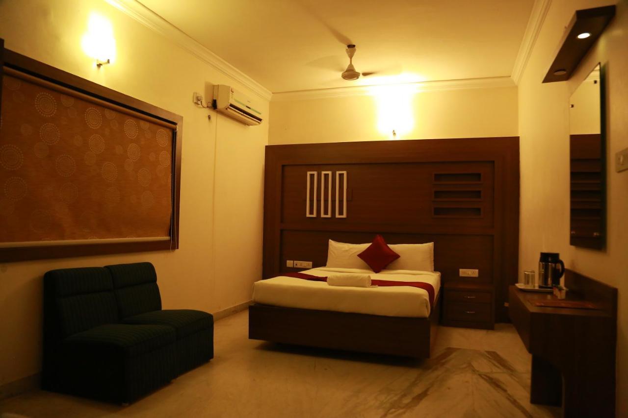 Hotel Royal Paris 2*