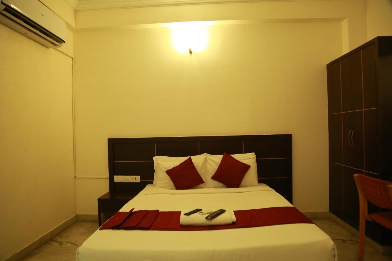 Royal Paris Hotel