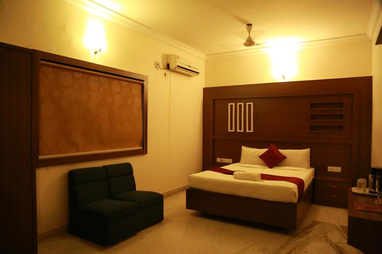 Hotel Royal Paris 2*