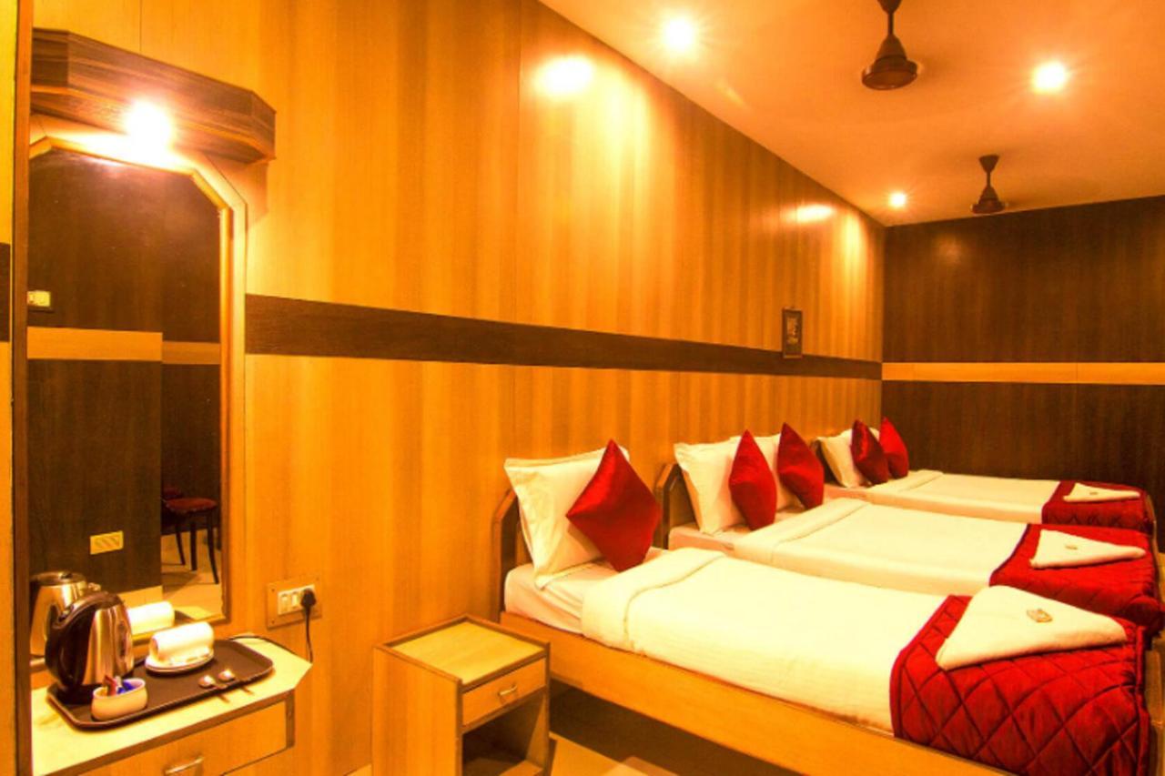Jjs Park Hotel 2*