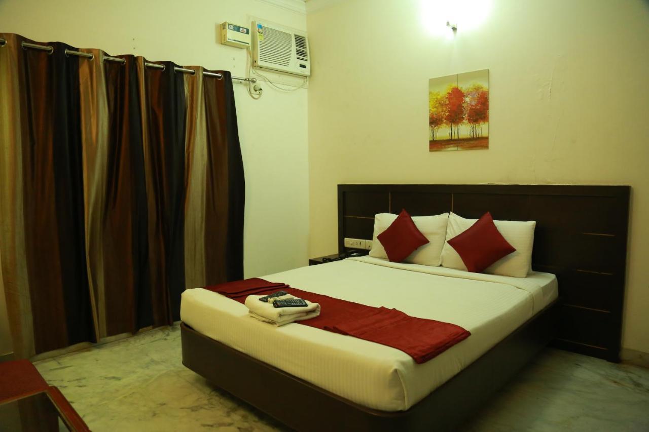Hotel Royal Paris 2*