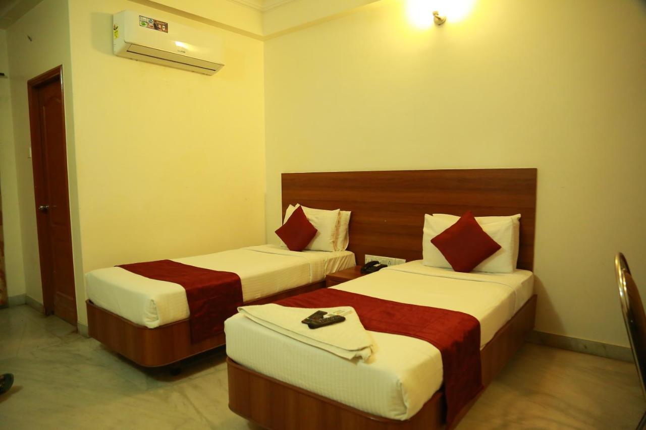Royal Paris Hotel 2*