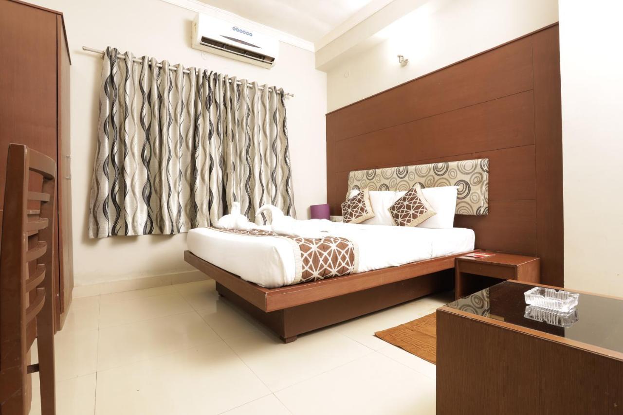 Greens Gate Hotel 2*
