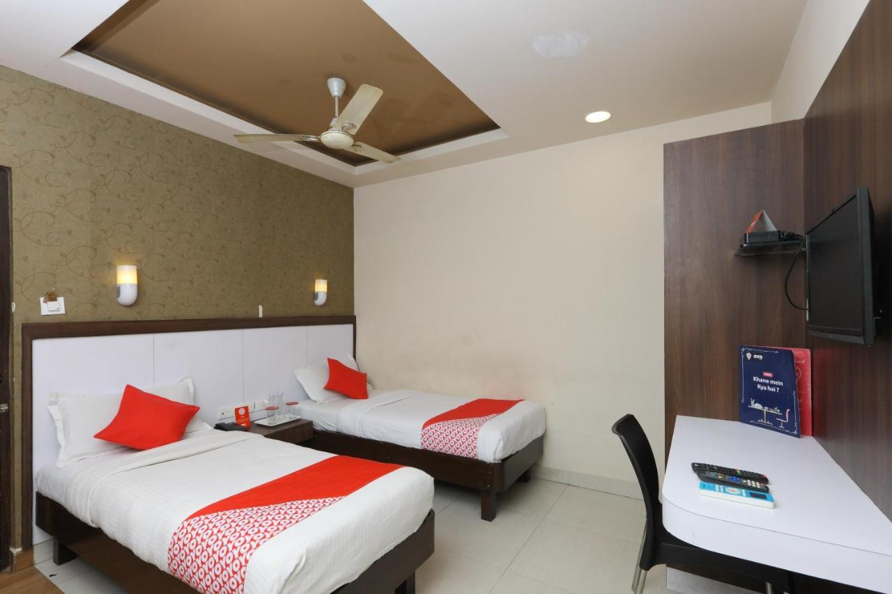 Oyo 4324 Emerald Manor Hotel